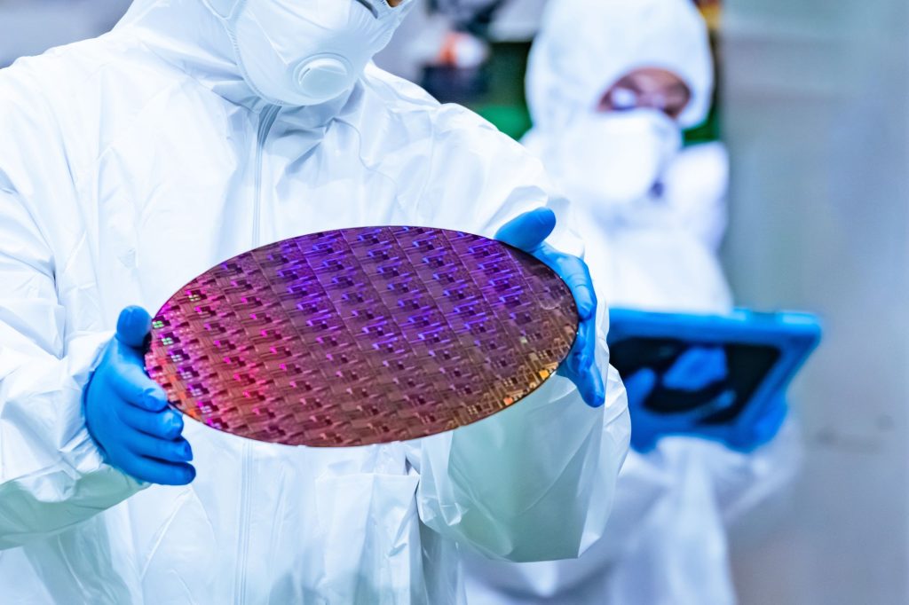 large-aperture spherical lens, optical precision, lens manufacturing, ion beam polishing, magnetorheological finishing, interferometry optics, semiconductor lithography lens